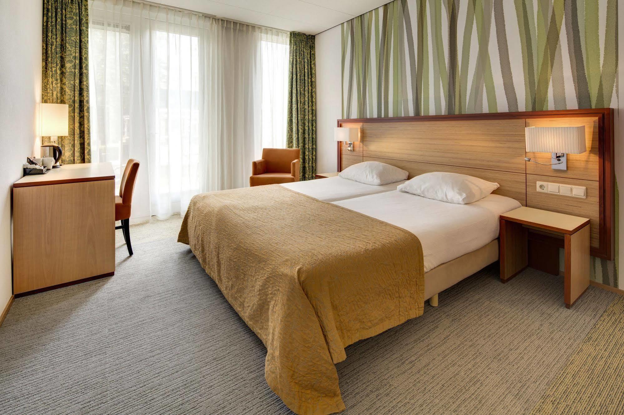 Fletcher Hotel-Restaurant Mooi Veluwe Путен Екстериор снимка